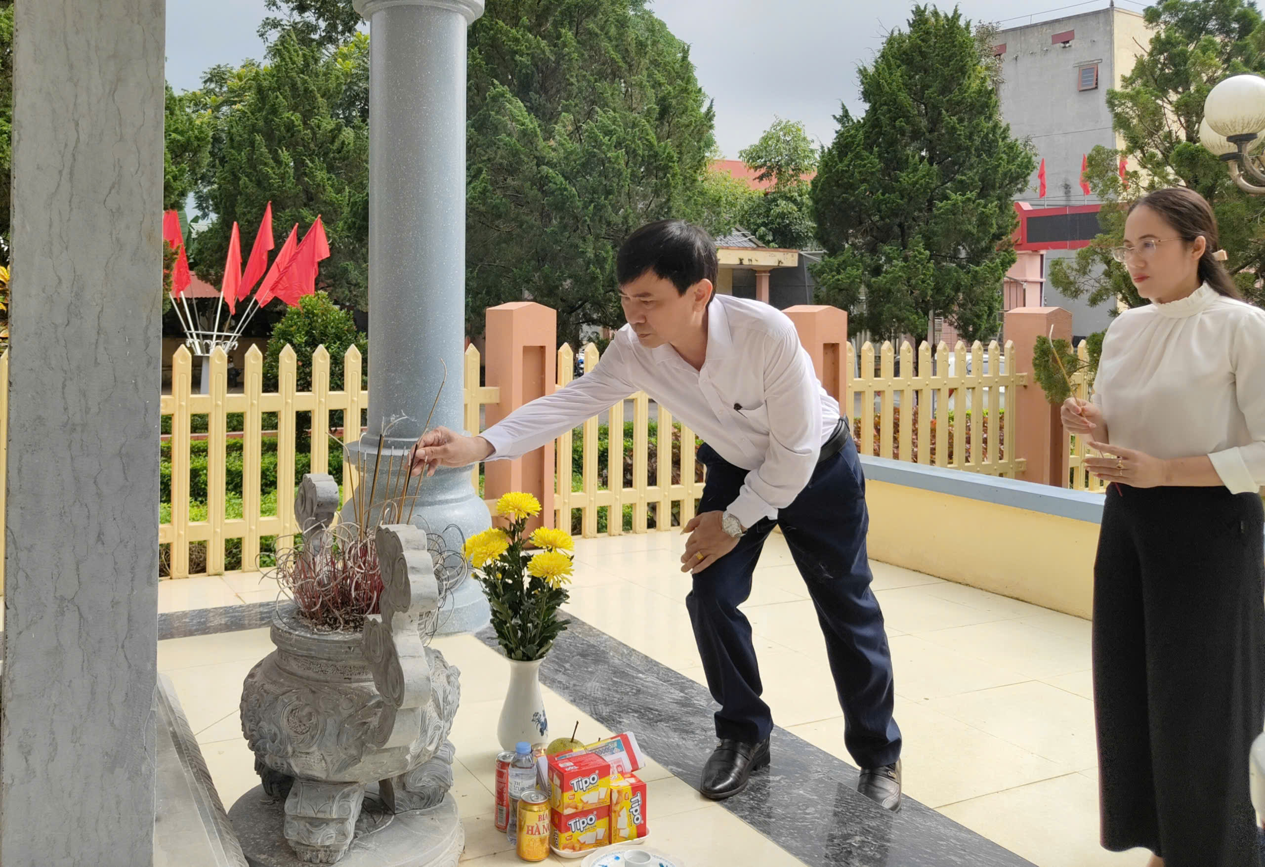 Anh-tin-bai